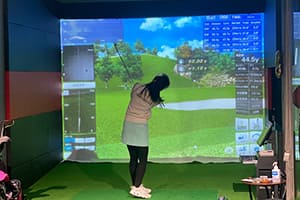 三ヶ島かな選手が監修のゴルフスタジオ「KANA Golf Island（福岡）」に、弊社ゴルフシミュレーター「JoyGolf Smart+」を設置いたしました！