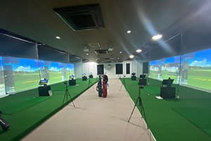 福岡で新規オープンするインドア練習場様に、弊社ゴルフシミュレーター「JoyGolf Smart+」を複数台設置いたしました！