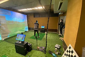 兵庫に新しくオープンするアミューズメント施設様に、弊社ゴルフシミュレーター「JoyGolf Smart+」を設置いたしました！