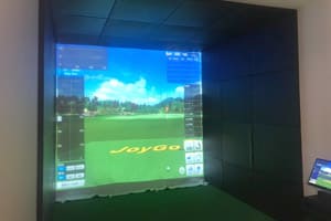 千葉県木更津市の個人宅様、トレーニングルーム予定の部屋に弊社シミュレーター「Joygolf Smart+」を導入いたしました！