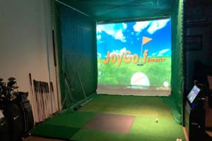 愛知県名古屋市「（株）HI技研様」の福利厚生施設で、最新シミュレーター「JoyGolf Smart+」への設置入替作業を行いました