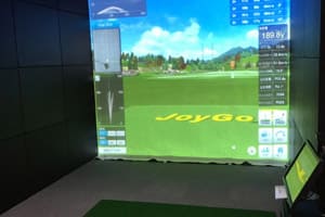 広島県広島市の個人宅様に、シアタールーム併用で弊社ゴルフシミュレーター「Joygolf Smart+」を導入いたしました！