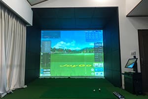 大阪府の個人宅様に、スイングプレート搭載の弊社ゴルフシミュレーター「Joygolf Smart+」を導入いたしました！