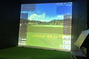 秋田の個人宅様一室に、弊社ゴルフシミュレーター「Joygolf Smart+」を導入いたしました！