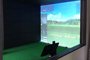 広島県福山市の住宅展示場様に、弊社ゴルフシミュレーター「JoyGolf Smart+」を設置いたしました！