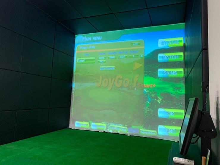 ゴルフランド社製シミュレーションゴルフ「JoyGolf Smart+」を設置