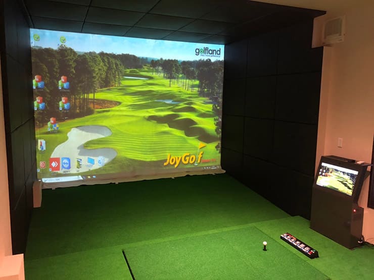 ゴルフランド社製シミュレーションゴルフ「JoyGolf Smart+」を設置