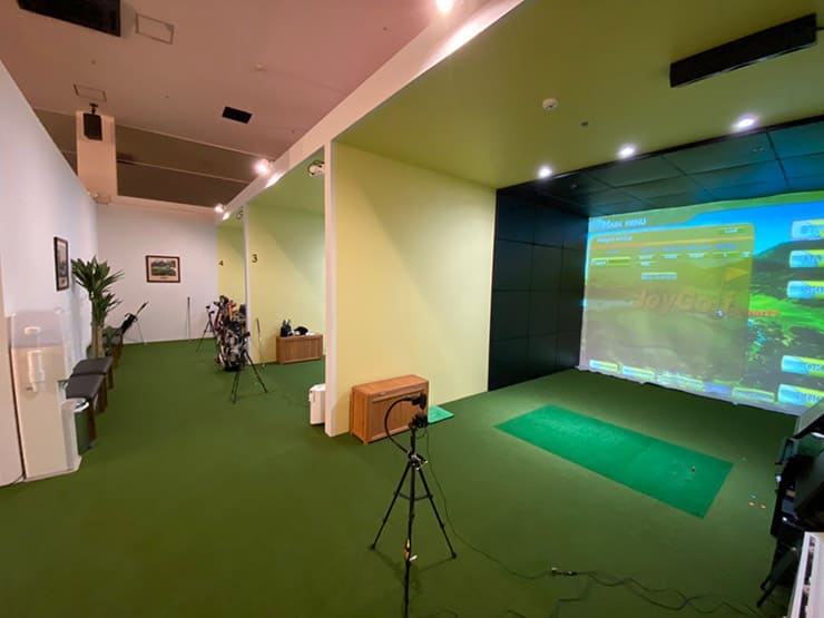 ゴルフランド社製シミュレーションゴルフ「JoyGolf Smart+」を設置