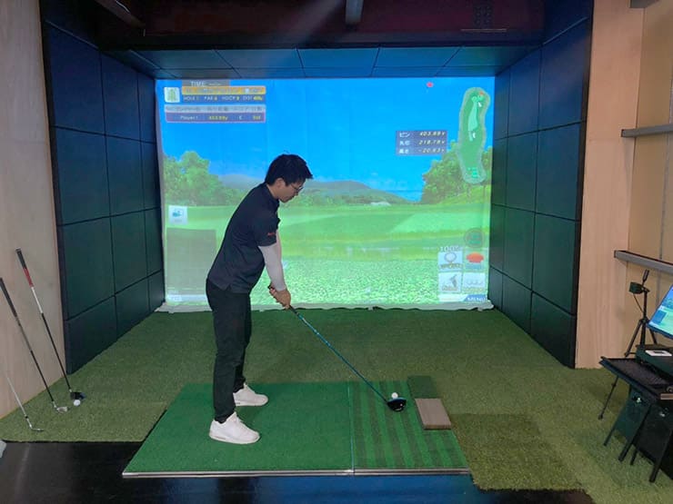 ゴルフランド社製シミュレーションゴルフ「JoyGolf Smart+」を設置