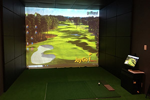 島根県の宿泊施設「かわもとおとぎ館」様に、弊社ゴルフシミュレーター「JoyGolf Smart+」を設置いたしました！※施工の流れも動画でご覧いただけます。