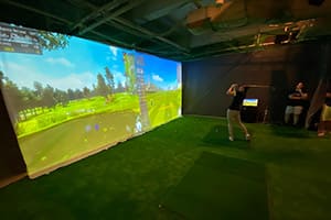 東京都のインドアレッスン場「スターゴルフ」様に、弊社ゴルフシミュレーター「JoyGolf Smart+」を複数台設置いたしました！