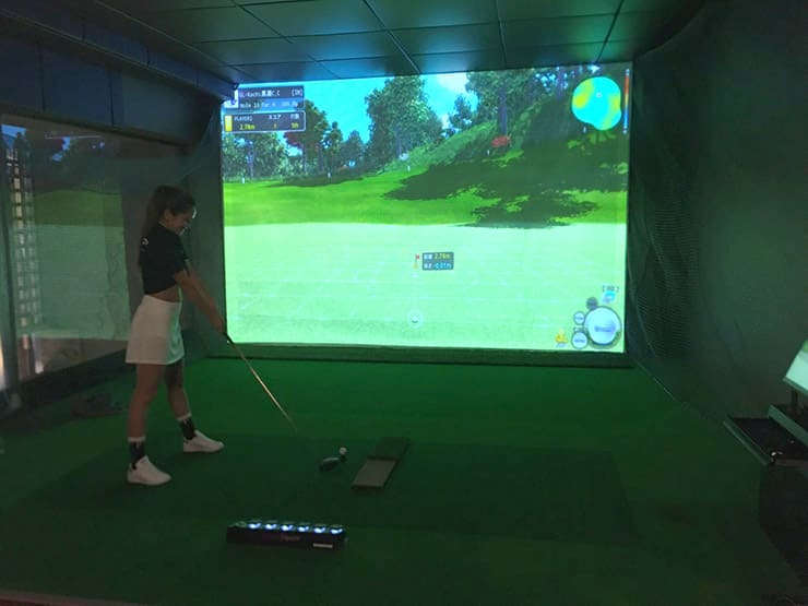 ゴルフランド社製シミュレーションゴルフ「JoyGolf Smart+」を設置