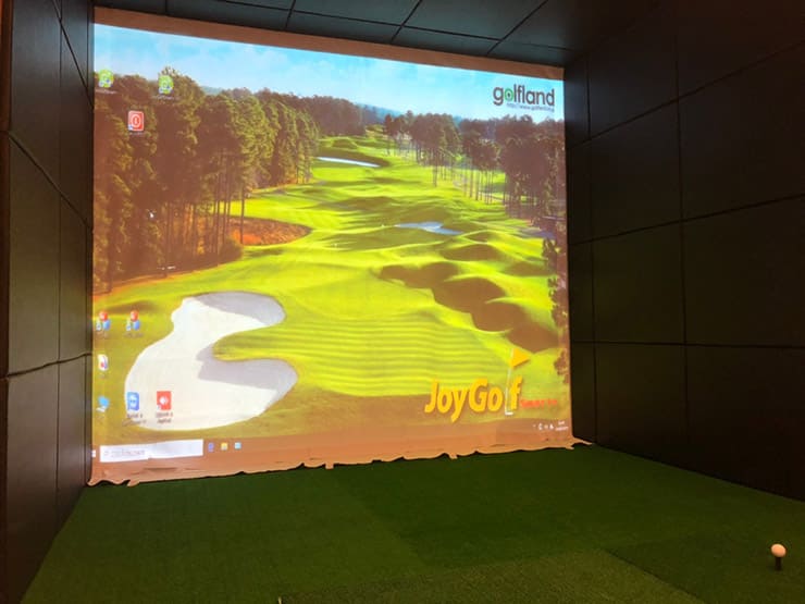 ゴルフランド社製シミュレーションゴルフ「JoyGolf Smart+」を設置