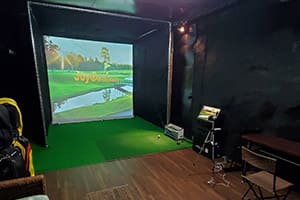 沖縄県設置ラッシュ第三弾！那覇市の企業様に福利厚生の一環で、弊社ゴルフシミュレーター「JoyGolf Smart+」を設置いたしました！施工の流れも動画でご覧いただけます。