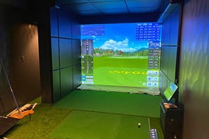 福岡県のマンションの一室に、弊社ゴルフシミュレーター「JoyGolf Smart+」を設置いたしました！施工の流れも動画でご覧いただけます。