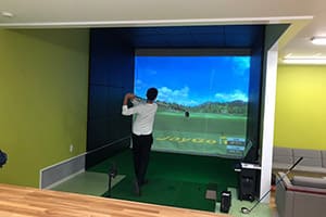 和歌山でオープンされるインドアレッスン場「ゴルフパーク」様に、弊社ゴルフシミュレーター「JoyGolf Smart+」を設置いたしました！施工の流れも動画でご覧いただけます。