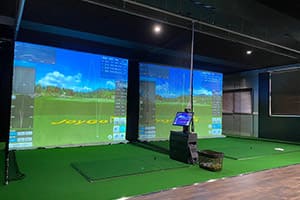 和歌山県の企業様に、福利厚生の一環で弊社ゴルフシミュレーター「JoyGolf Smart+」を設置いたしました！施工の流れも動画でご覧いただけます。