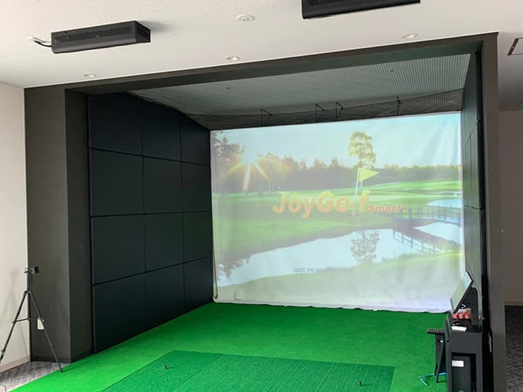 ゴルフランド社製シミュレーションゴルフ「JoyGolf Smart+」を設置