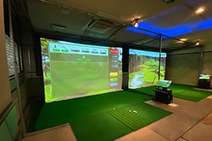 熊本県玉名市にオープンするゴルフバー様に、弊社ゴルフシミュレーター「JoyGolf Smart+」を複数台設置いたしました！