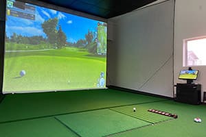 滋賀県の個人様所有のプレハブ内に、弊社ゴルフシミュレーター「JoyGolf Smart+（オートティーアップ付き）」を設置いたしました！