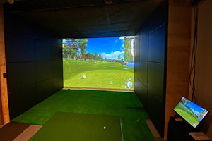北海道千歳市にリニューアルオープンする「セラヴィ」様に、弊社ゴルフシミュレーター「JoyGolf Smart+」を設置いたしました！