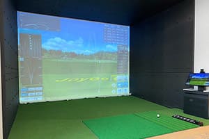 大阪の個人様ご自宅に、オートティーアップ付きの弊社ゴルフシミュレーター「JoyGolf Smart+」を設置いたしました！