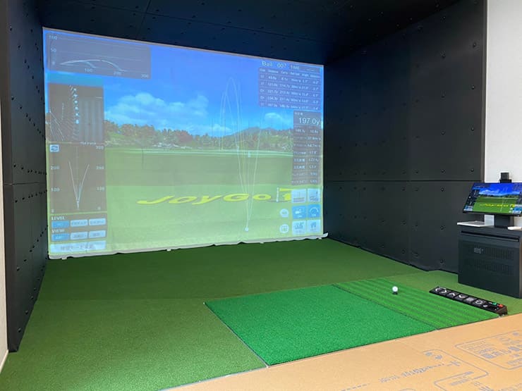 ゴルフランド社製シミュレーションゴルフ「JoyGolf Smart+」を設置