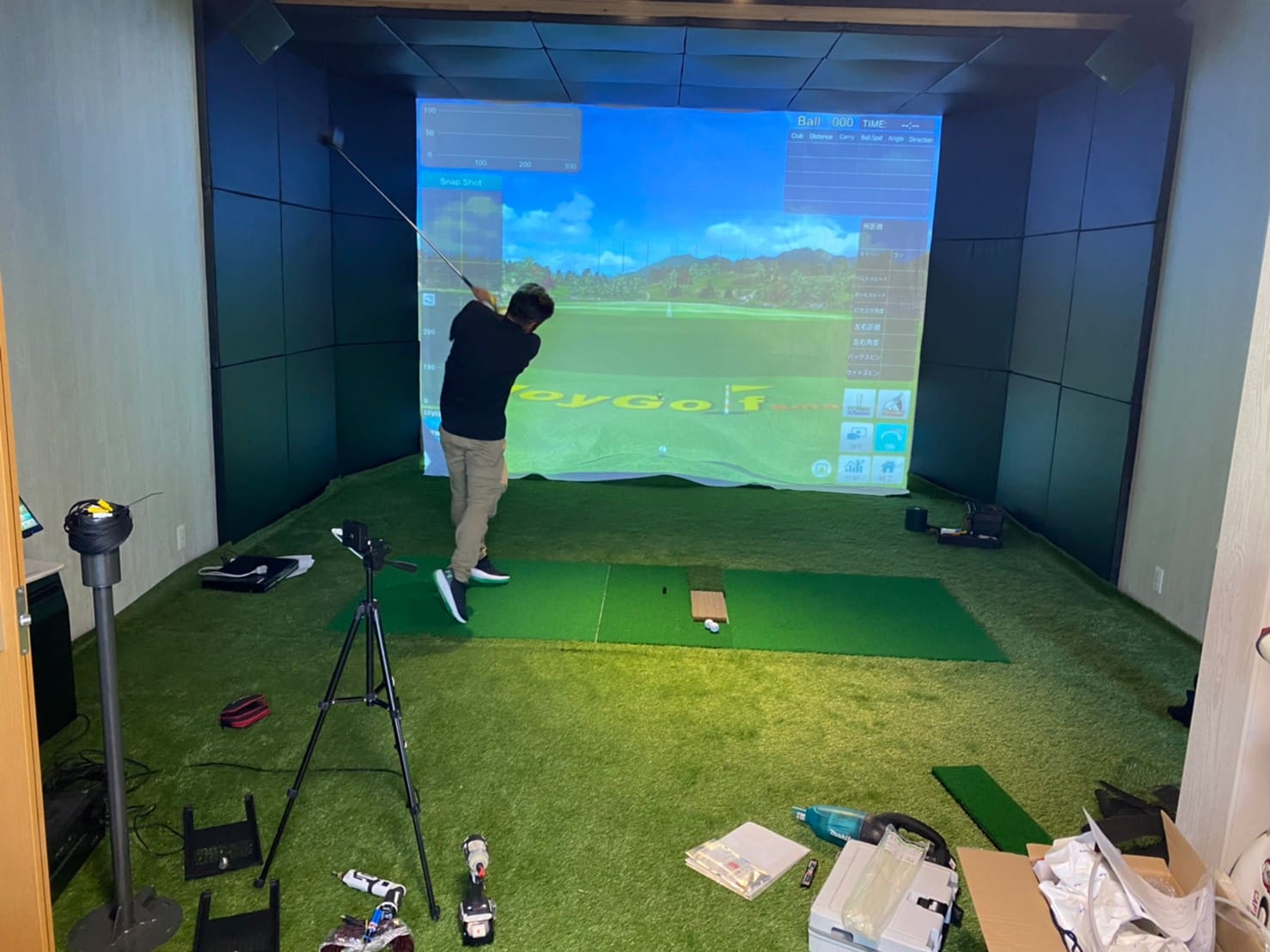 ゴルフランド社製シミュレーションゴルフ「JoyGolf Smart+」を設置