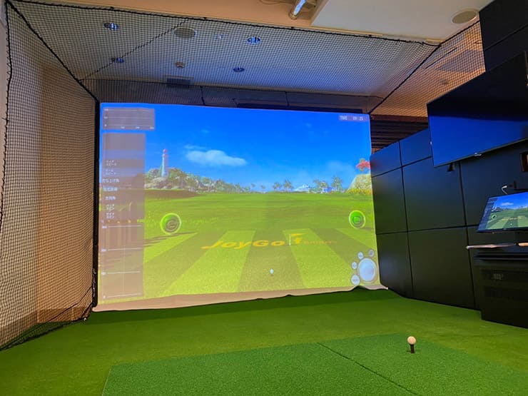 ゴルフランド社製シミュレーションゴルフ「JoyGolf Smart+」を設置