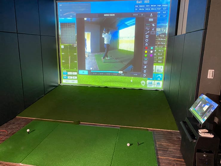 ゴルフランド社製シミュレーションゴルフ「JoyGolf Smart+」を設置