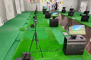 東京のインドア練習場「サンクチュアリ新宿店様」に、弊社ゴルフシミュレーター「G-shot Smart2」を複数台設置いたしました！