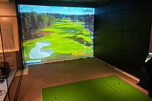 沖縄にオープンするゴルフバー様に、弊社ゴルフシミュレーター「JoyGolf Smart+」を設置いたしました！