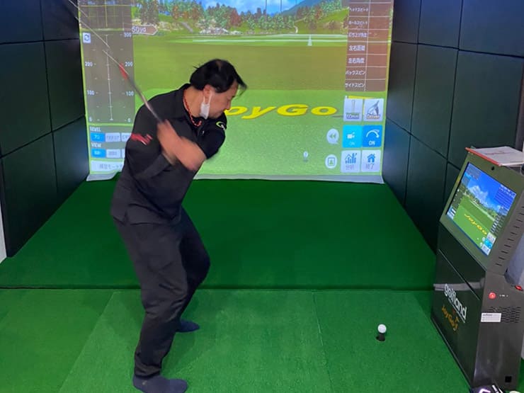 ゴルフランド社製シミュレーションゴルフ「JoyGolf Smart+」を設置