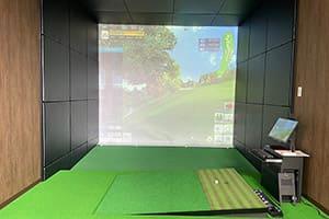 岡山で新規オープンするインドア練習場様に、弊社ゴルフシミュレーター「JoyGolf Smart+」を設置いたしました！