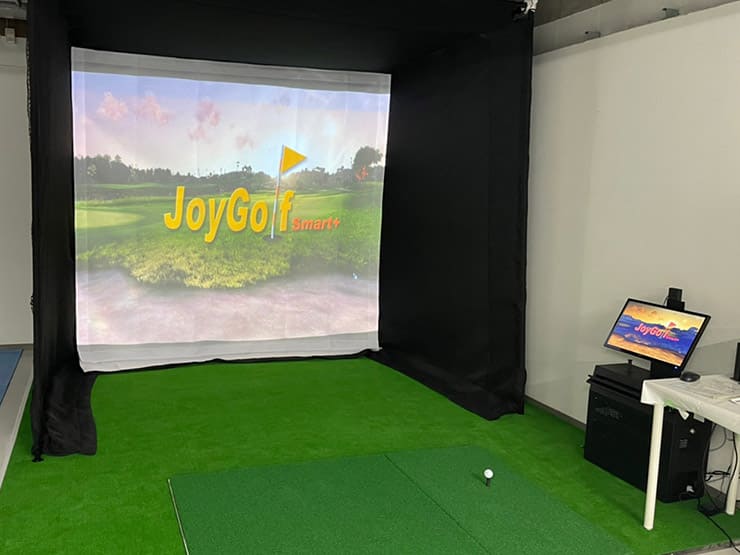 ゴルフランド社製シミュレーションゴルフ「JoyGolf Smart+」を設置