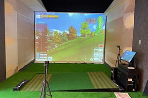 岡山で新規オープンするゴルフバー様に、弊社ゴルフシミュレーター「JoyGolf Smart+」を複数台設置いたしました！