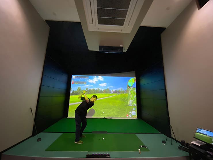 ゴルフランド社製シミュレーションゴルフ「JoyGolf Smart+」を設置