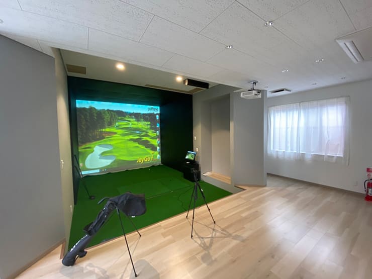 ゴルフランド社製シミュレーションゴルフ「JoyGolf Smart+」を設置