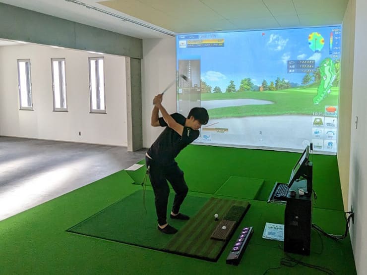 ゴルフランド社製シミュレーションゴルフ「JoyGolf Smart+」を設置