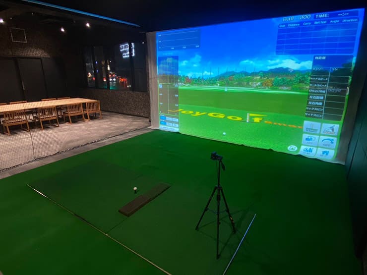 ゴルフランド社製シミュレーションゴルフ「JoyGolf Smart+」を設置