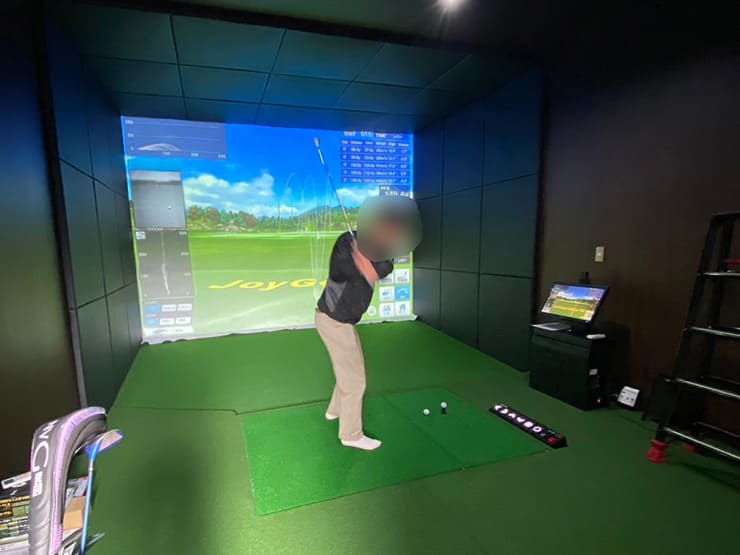 ゴルフランド社製シミュレーションゴルフ「JoyGolf Smart+」を設置