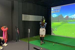 石川県北中条のインドア練習場「RAVEゴルフスタジオ」様に弊社ゴルフシミュレーター「JoyGolf Smart+」を設置いたしました！