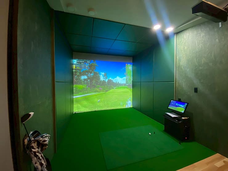 ゴルフランド社製シミュレーションゴルフ「JoyGolf Smart+」を設置