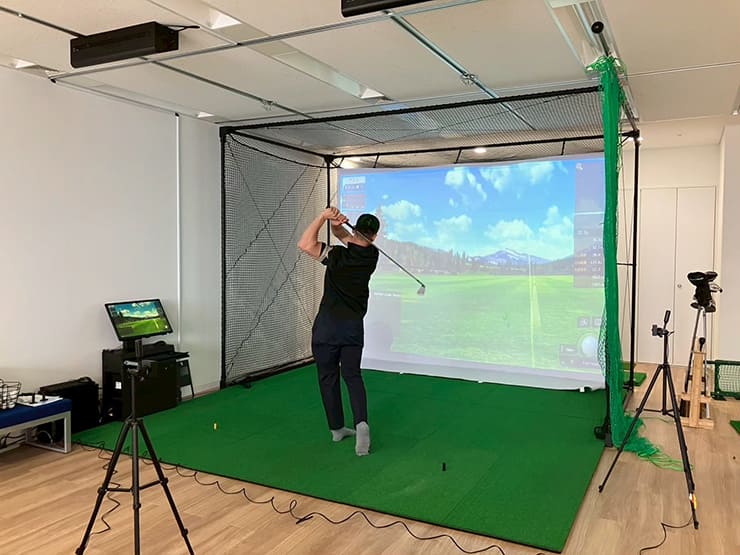 ゴルフランド社製シミュレーションゴルフ「JoyGolf Smart+」を設置