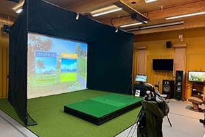 山口の個人様お持ちの建屋に弊社ゴルフシミュレーター「JoyGolf Smart+」を設置いたしました！