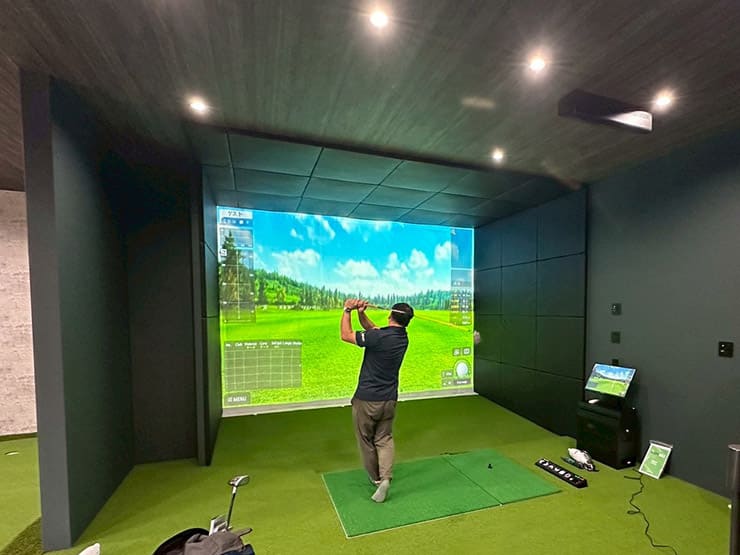 ゴルフランド社製シミュレーションゴルフ「JoyGolf Smart+」を設置
