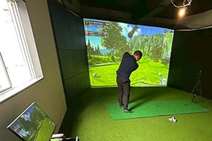大阪の企業様に福利厚生の一環として、弊社ゴルフシミュレーター「JoyGolf Smart+」を設置いたしました！