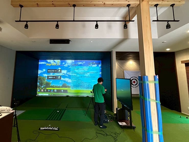 ゴルフランド社製シミュレーションゴルフ「JoyGolf Smart+」を設置