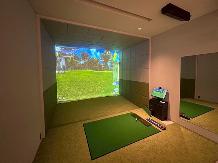 ゴルフランド社製シミュレーションゴルフ「JoyGolf Smart+」を設置