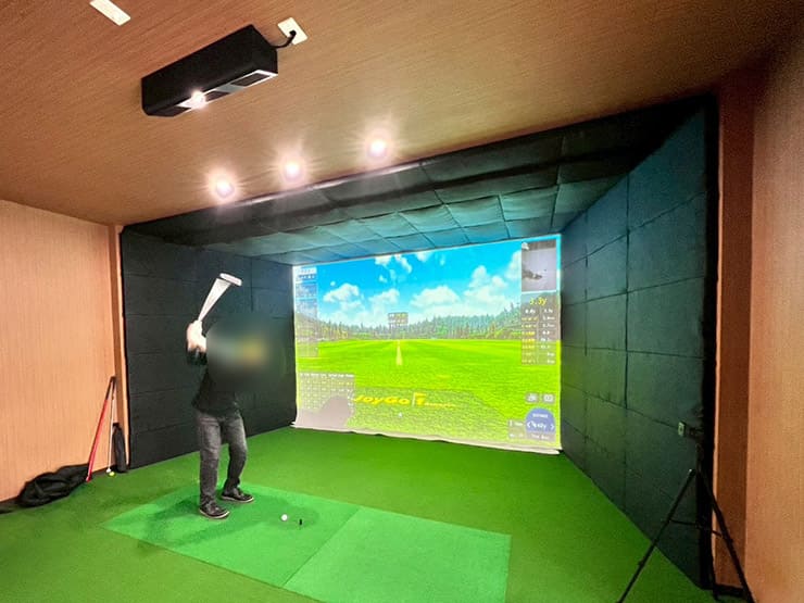 ゴルフランド社製シミュレーションゴルフ「JoyGolf Smart+」を設置